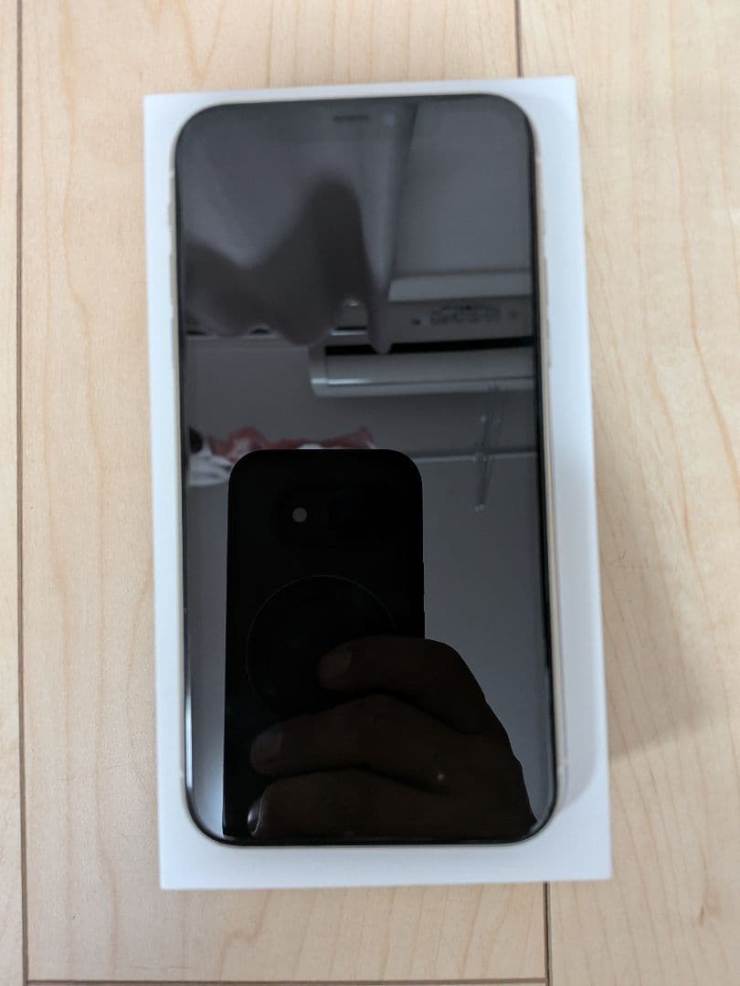 iPhone 11 64GB ホワイト SIMフリー 箱付き　即日発送