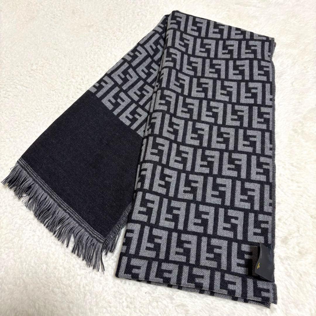FENDI フェンディ ズッカ柄 マフラー ウール 総柄 グレー × ブラック