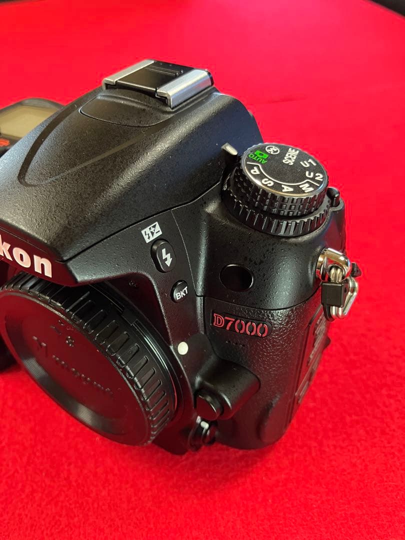 りん　これが新品！ Ｄ7000 Ｓ数77回　24-85mmＥＤズ-ム