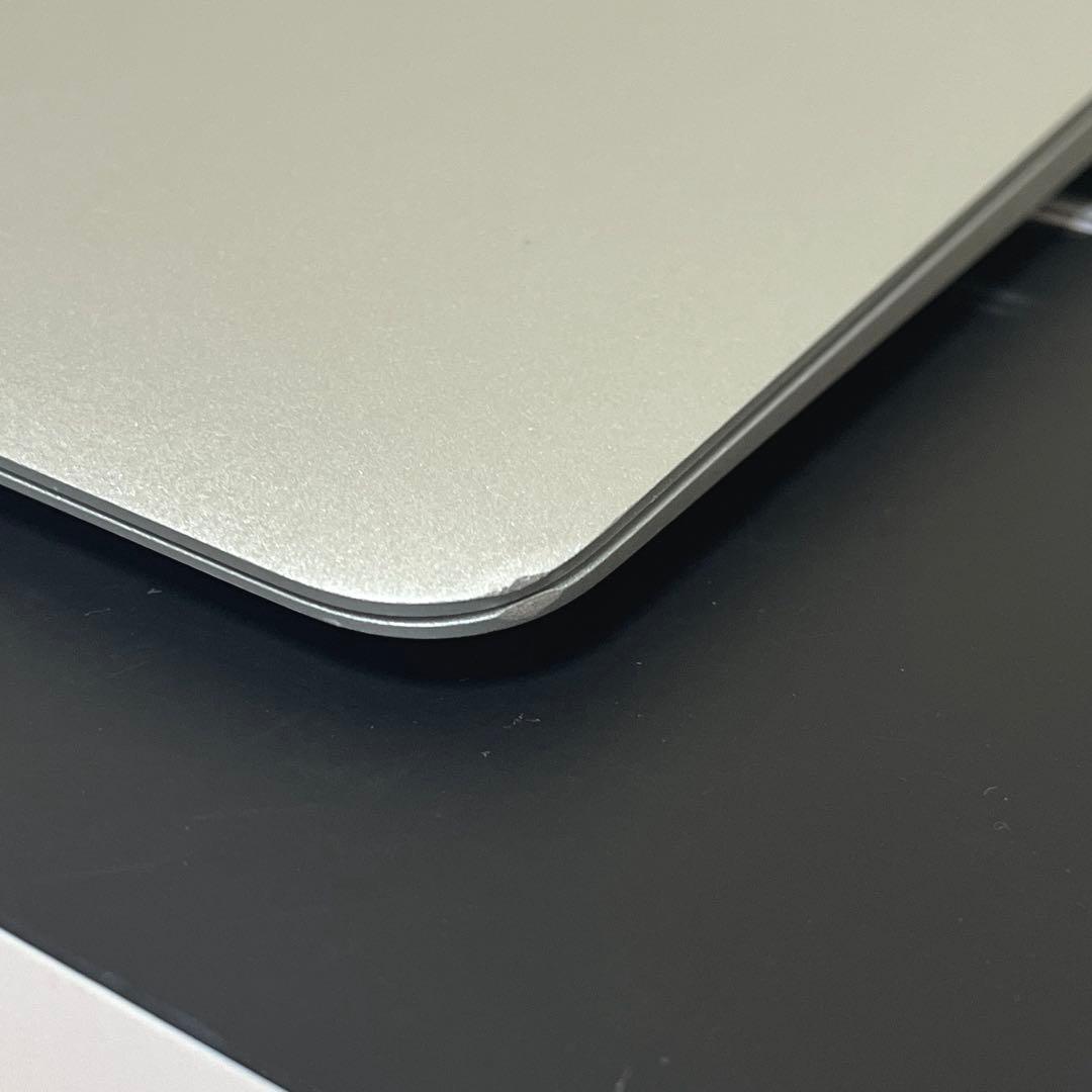MacBook Air 11インチ LED バックライトワイドスクリーン