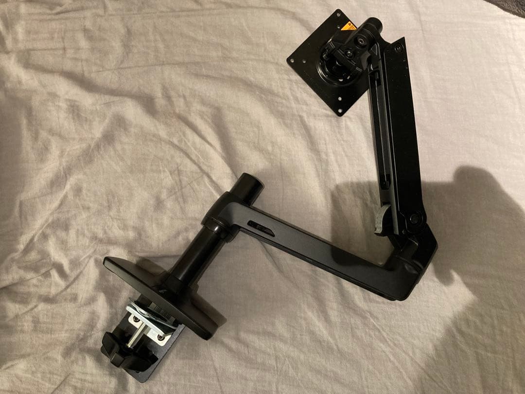 c*e様 モニター(LG 27インチ4K)モニターアーム(Amazon basi