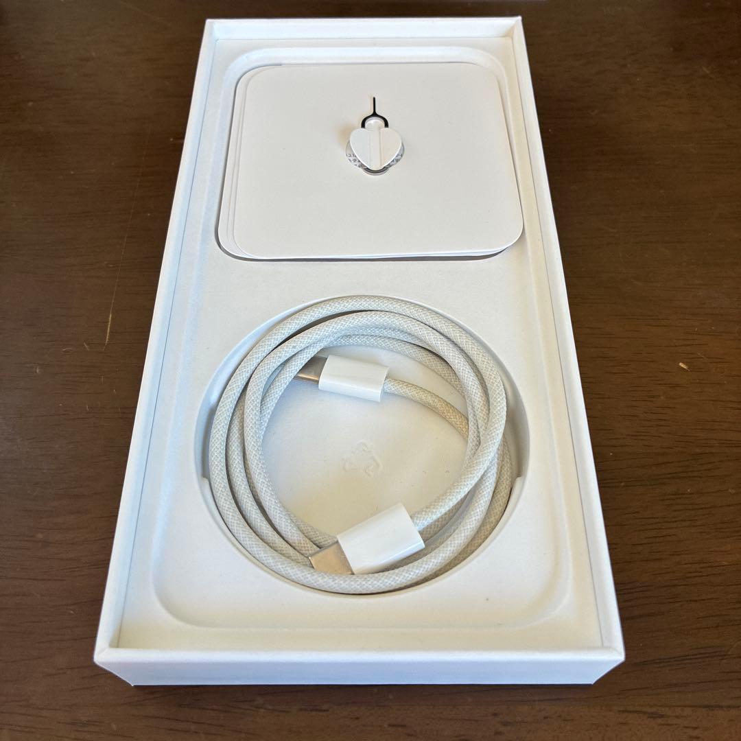 【美品】iPhone 15 Pro Max 256GB ナチュラルチタニウム