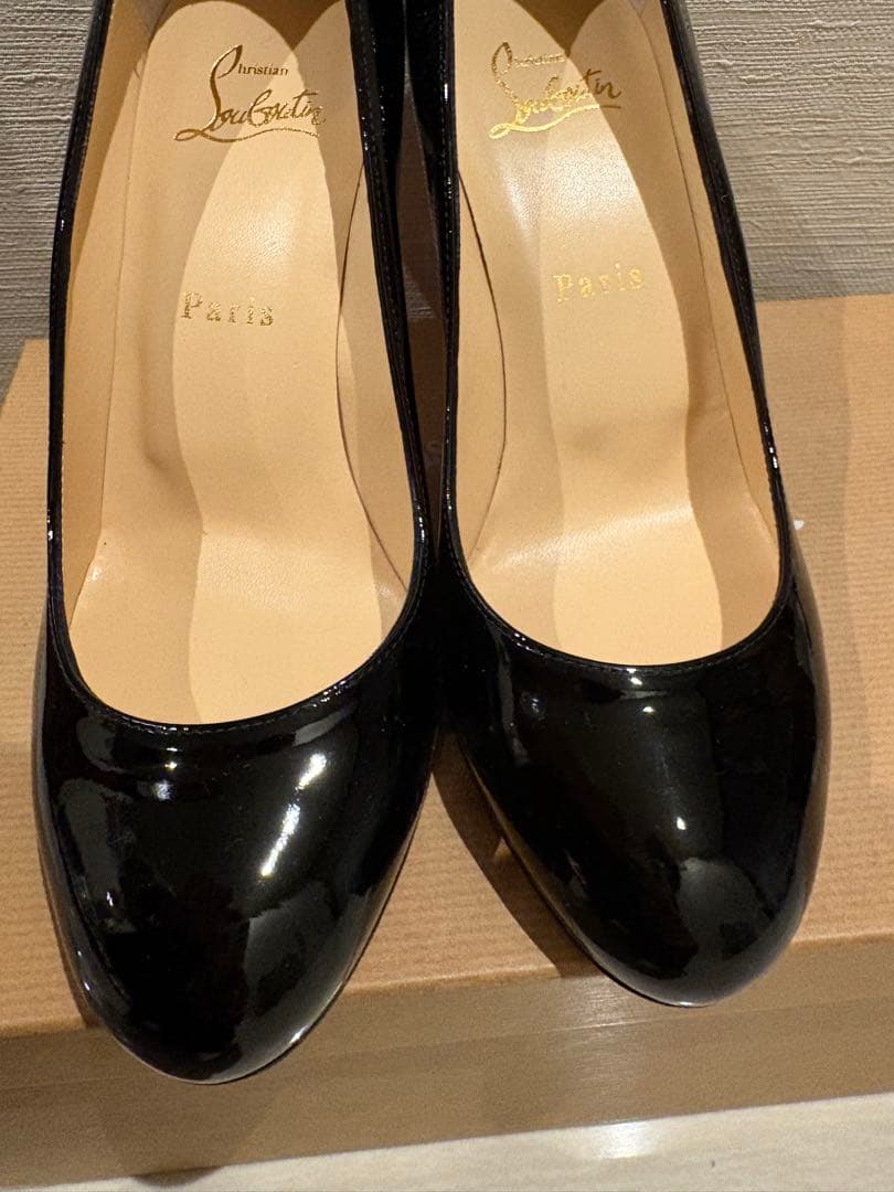 専用　Christian Louboutin 黒 エナメルパンプス　パテント37
