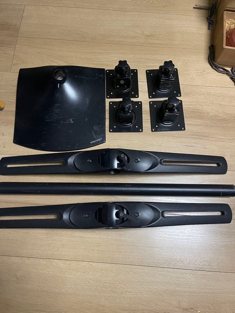 Ergotronエルゴトロン DS100 モニタースタンド 4画面用