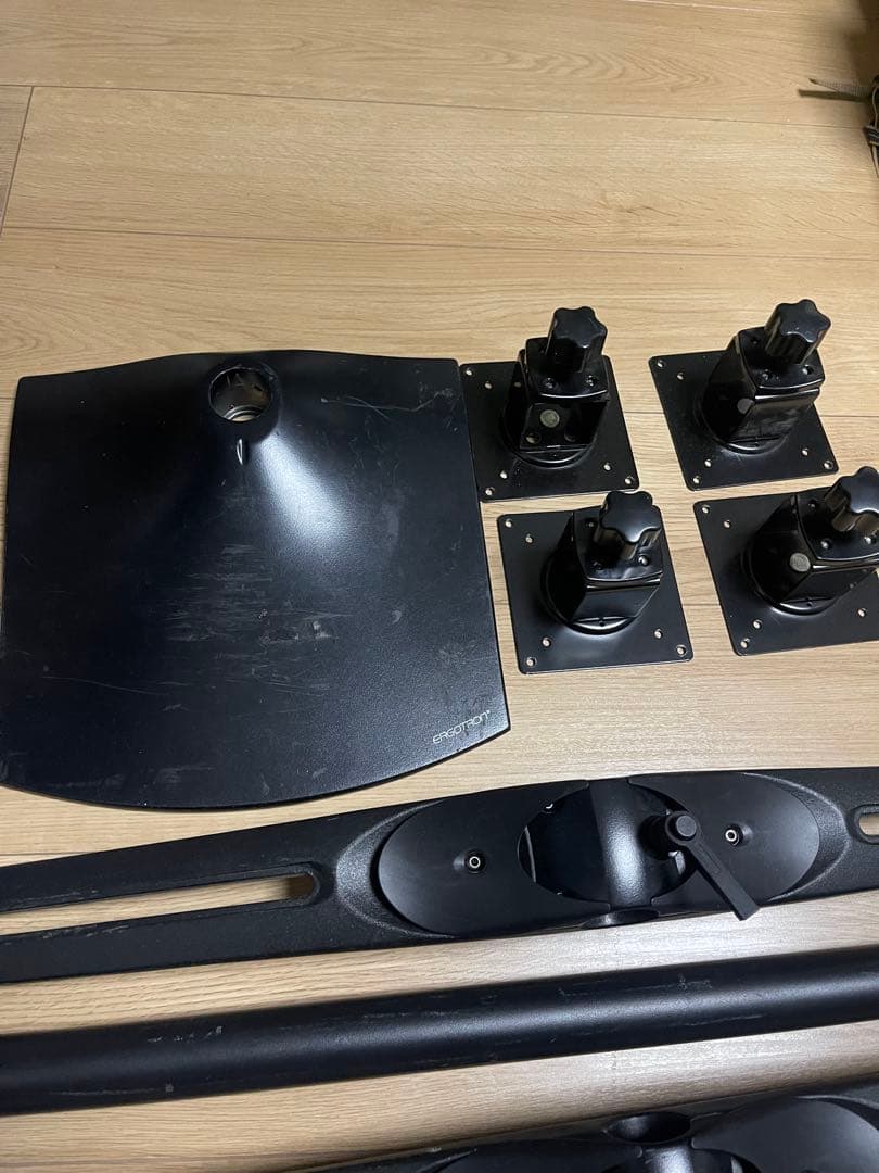Ergotronエルゴトロン DS100 モニタースタンド 4画面用