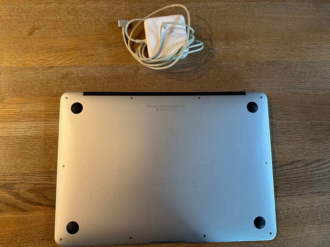 MacBookAir 13インチ Early 2015シルバー