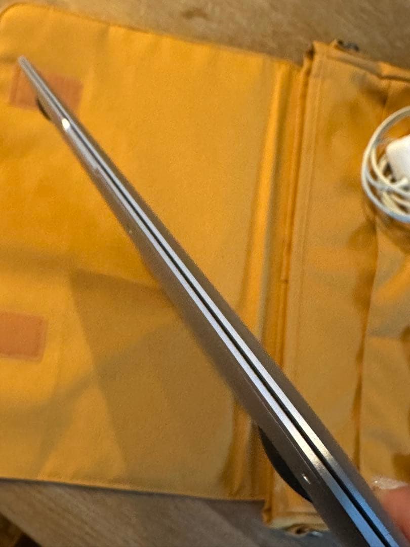 MacBookAir 13インチ Early 2015シルバー