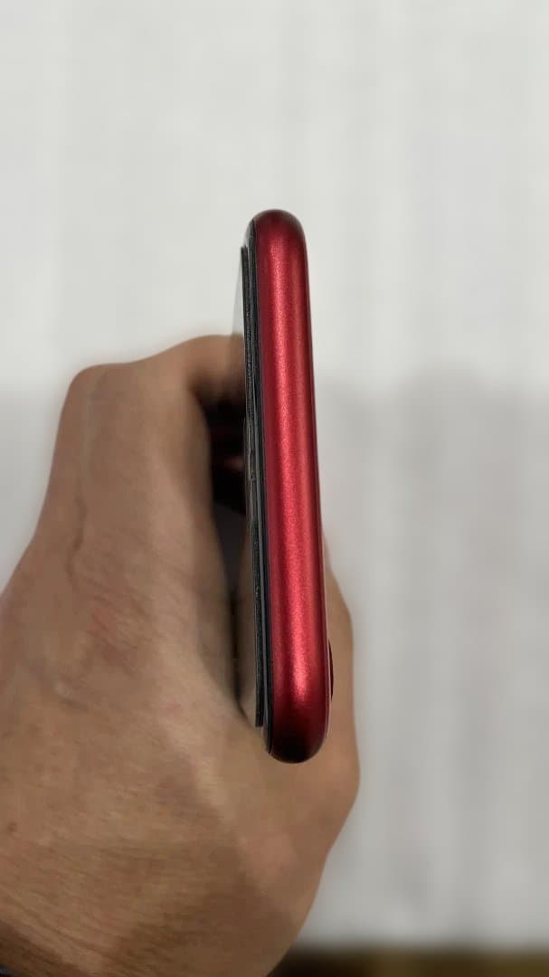 超美品 iPhone SE (第2世代) 64GB 赤 iFaceケース付き