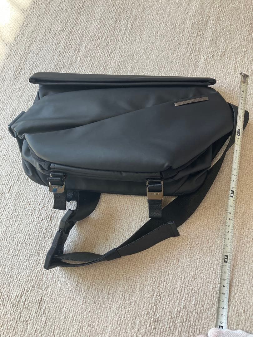 ブラック メッセンジャーバッグ 防水