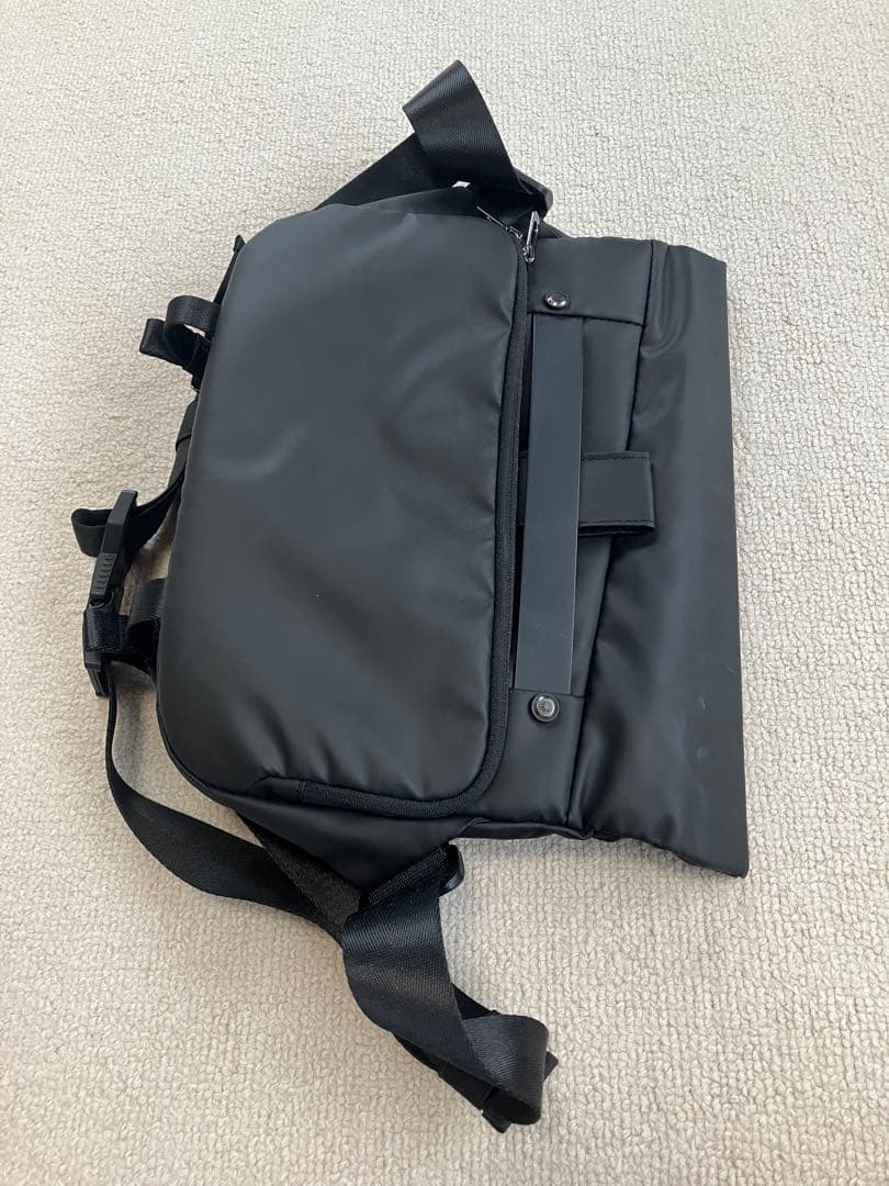 ブラック メッセンジャーバッグ 防水