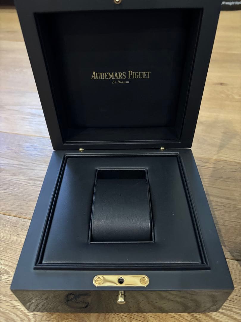 audemars piguet オーデマピゲ　 空箱　付属品あり
