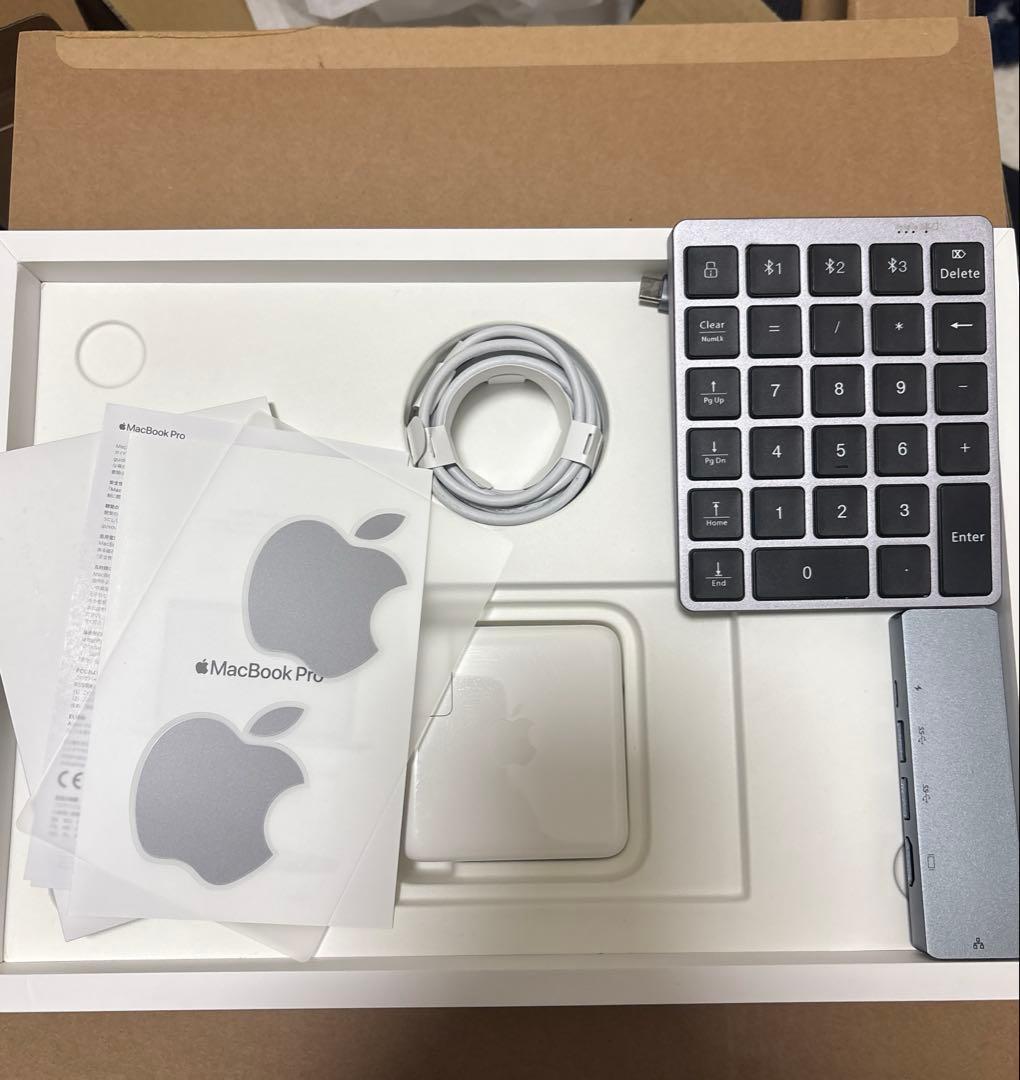 Apple MacBook Pro 13-inch M1 2020 本体 外箱付