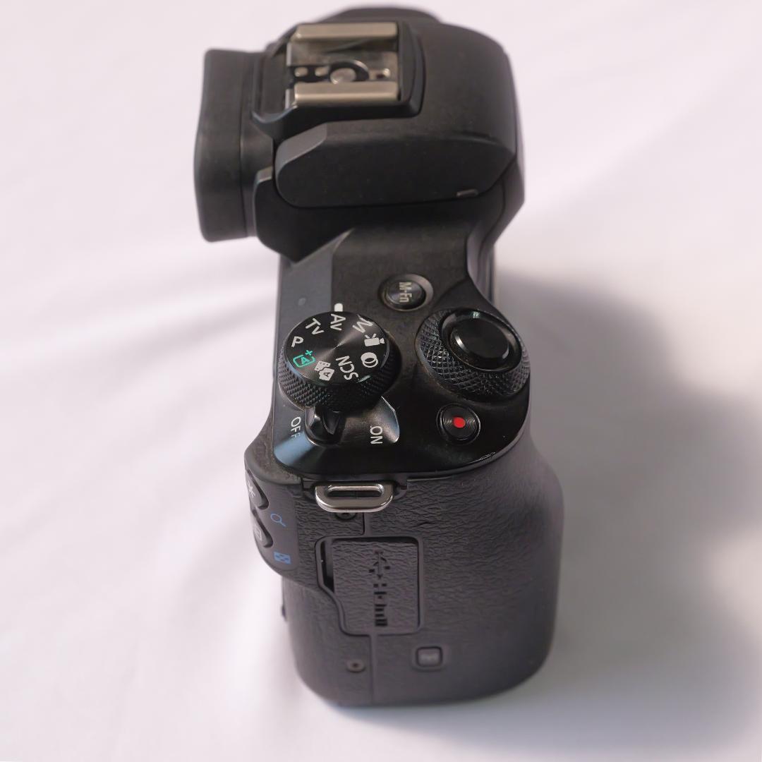 Canon EOS Kiss M ミラーレスカメラ