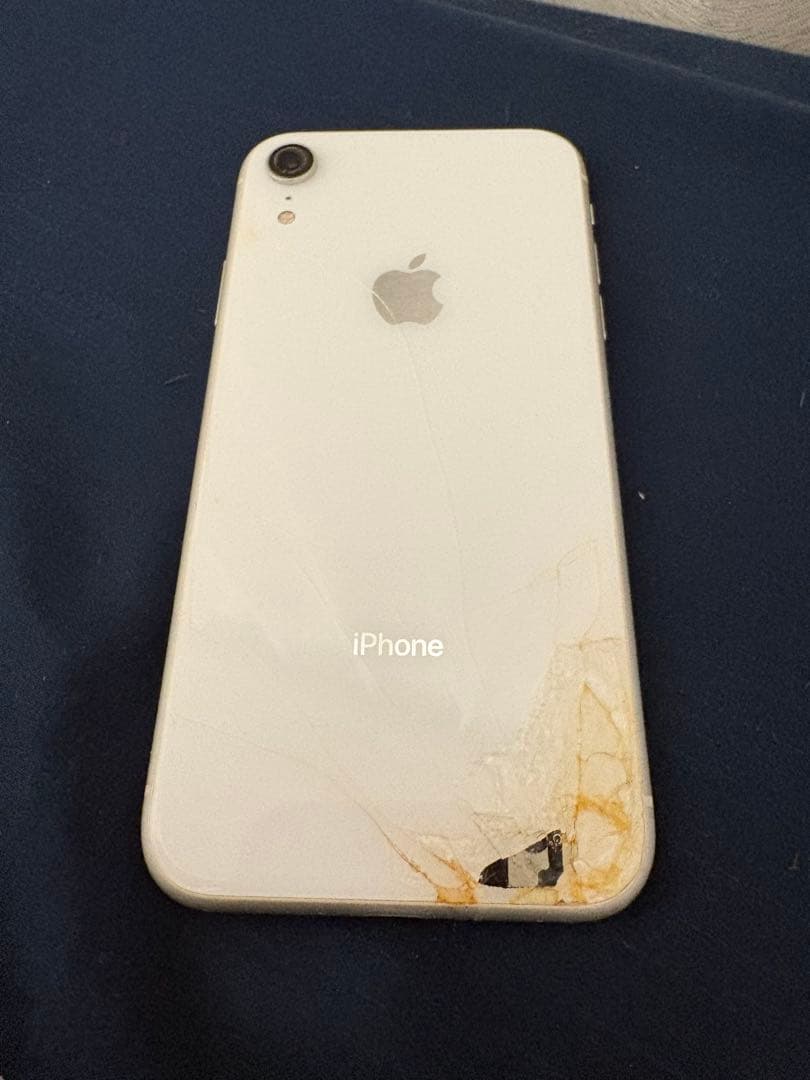 h*m様 iPhone xr 本体　ホワイト　128GB