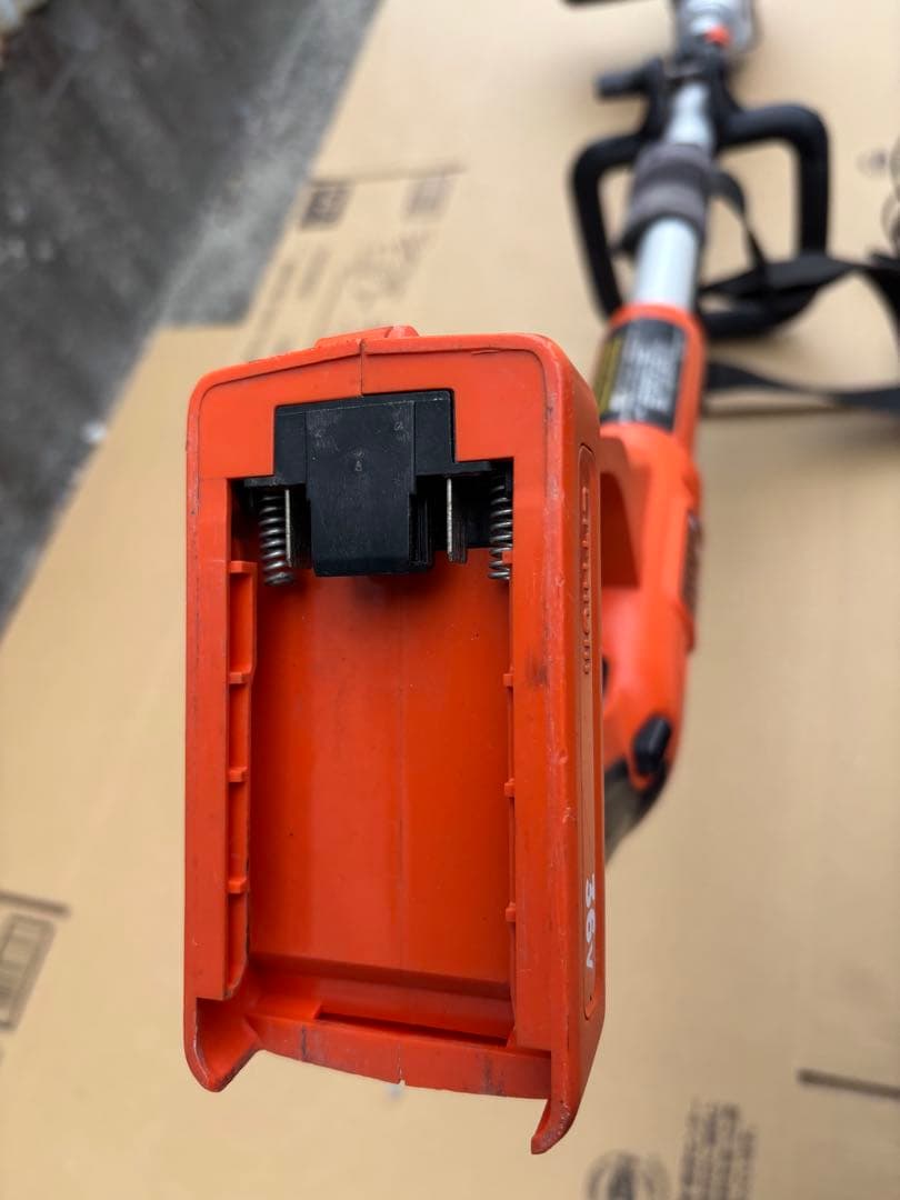 BLACK＆DECKER 36V GLC36N草刈り機　　へポコン