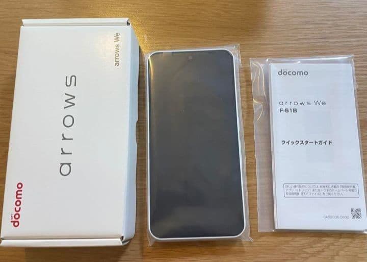 ほぼ新品！arrows スマートフォン本体 ホワイト