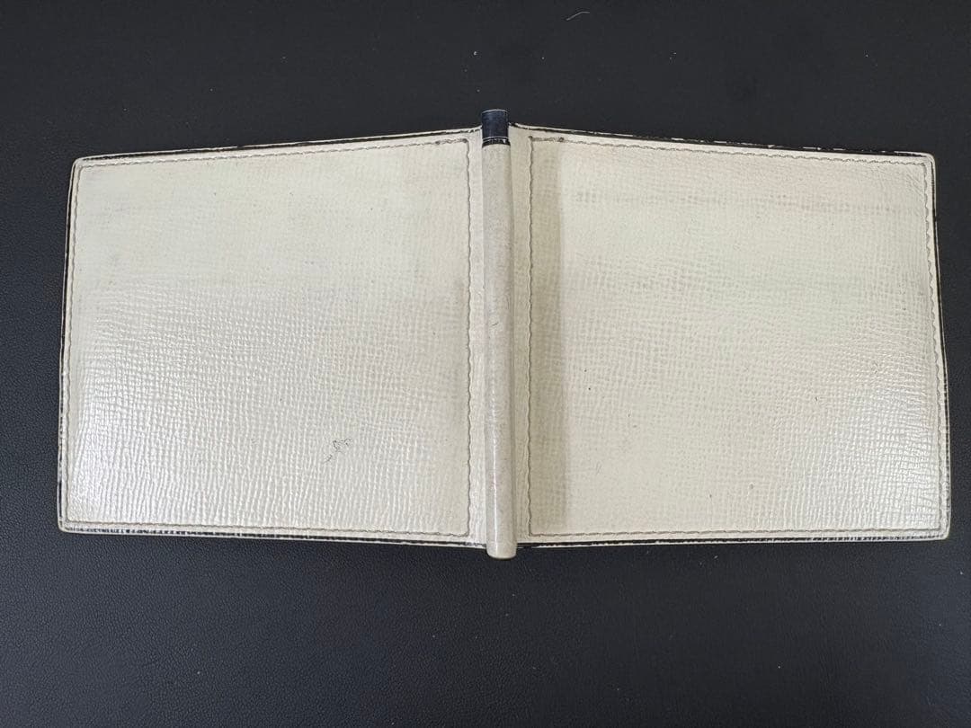 ヴァレクストラ　レザー　マネークリップ　白