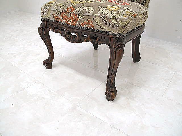 美品　イタリア製 ロココ様式金華山チェア 　彫刻 猫脚 鋲打ち ダイニングチェア