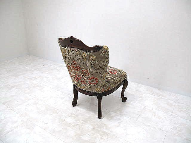 美品　イタリア製 ロココ様式金華山チェア 　彫刻 猫脚 鋲打ち ダイニングチェア