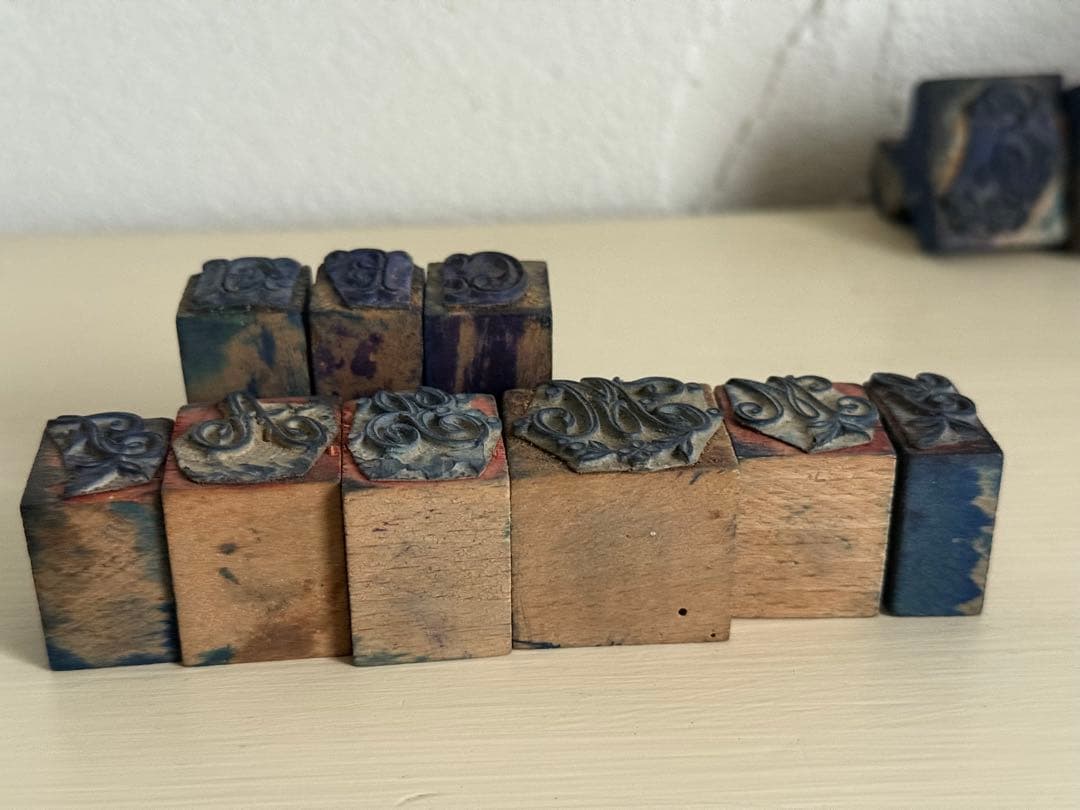 フランスアンティーク　モノグラム　刺繍　木製スタンプセット