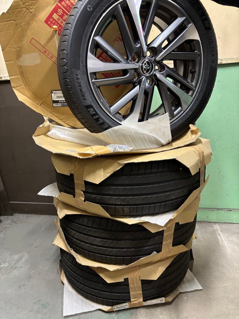 ナルト カローラクロス　純正　未使用　ホイールタイヤセット