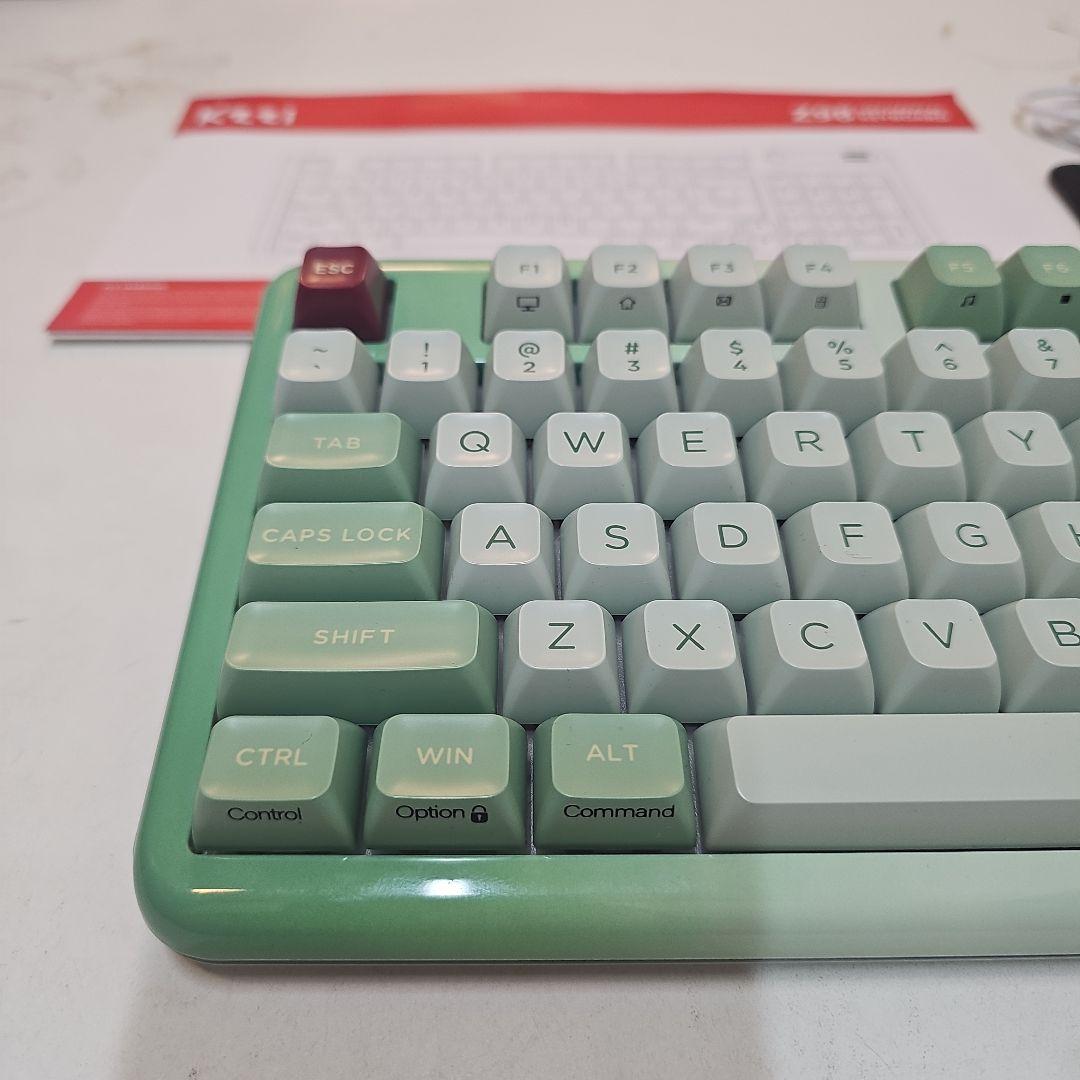 【美品】Kzzi Z98 メカニカルキーボード 抹茶グリーン ガスケット搭載