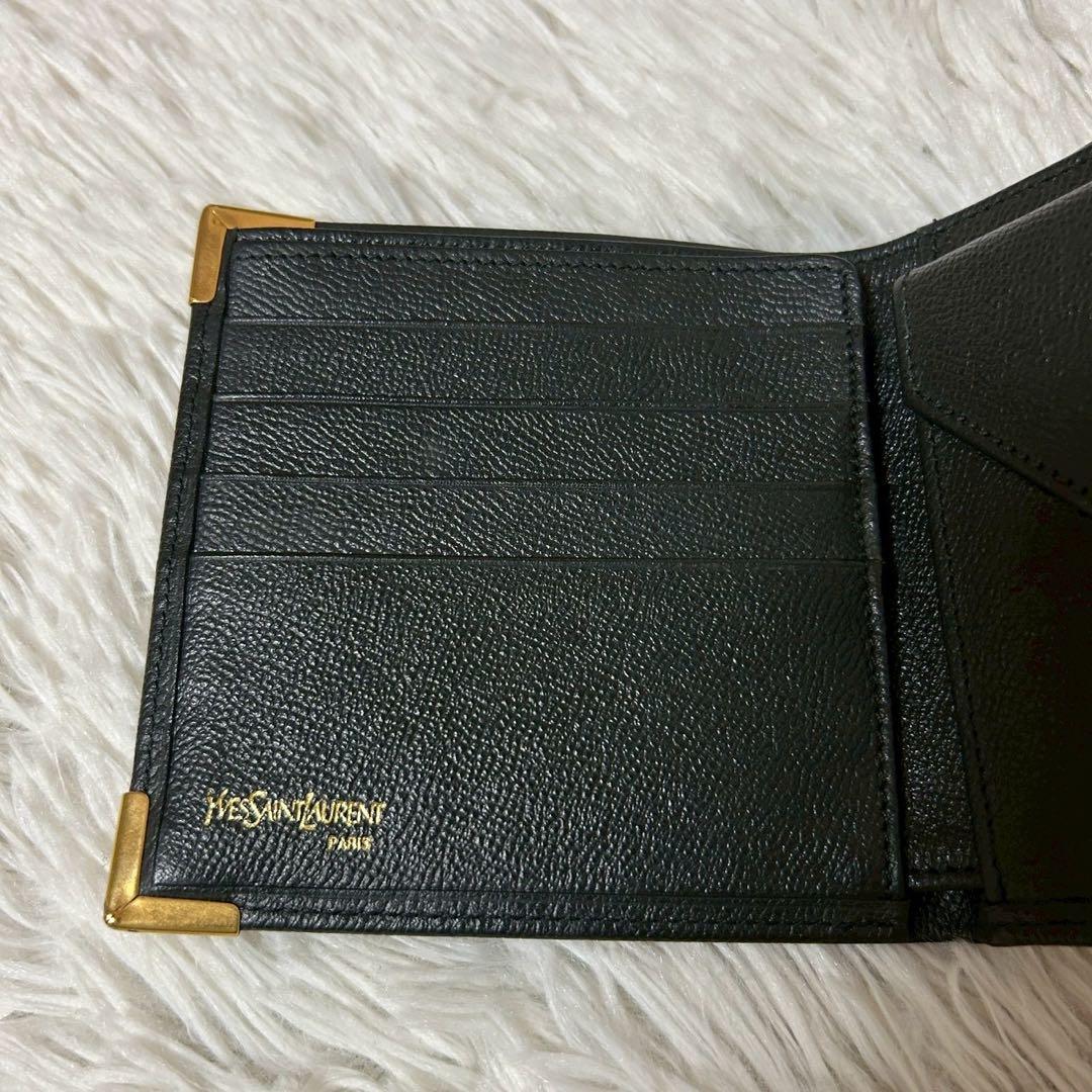 イヴサンローラン 二つ折り財布　ロゴ型押し ブラック