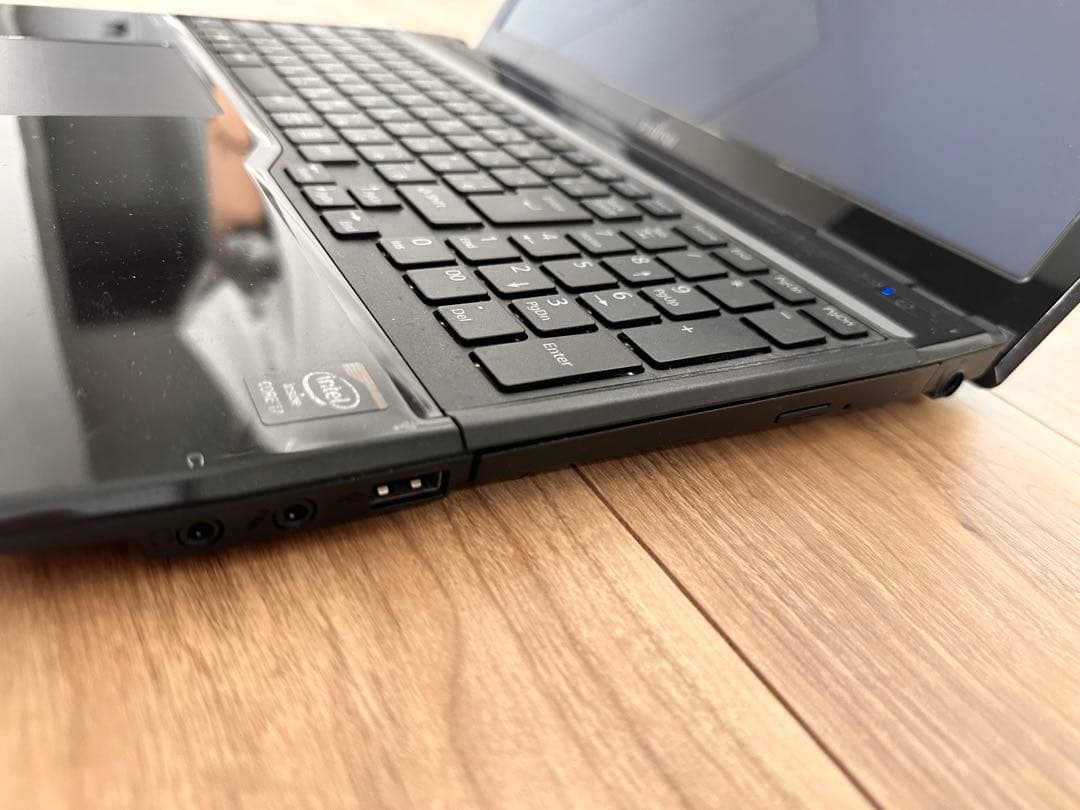 ノートパソコン　富士通　FUJITSU LIFE BOOK