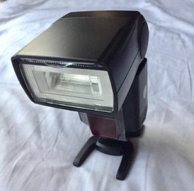 ストロボ２台セット！２台！一眼レフカメラ対応！スピードライト！美品！