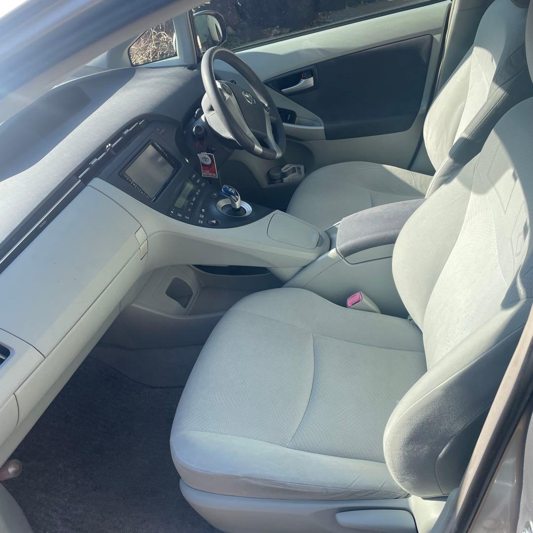 プリウス　30系　実質ワンオーナー　意外と綺麗