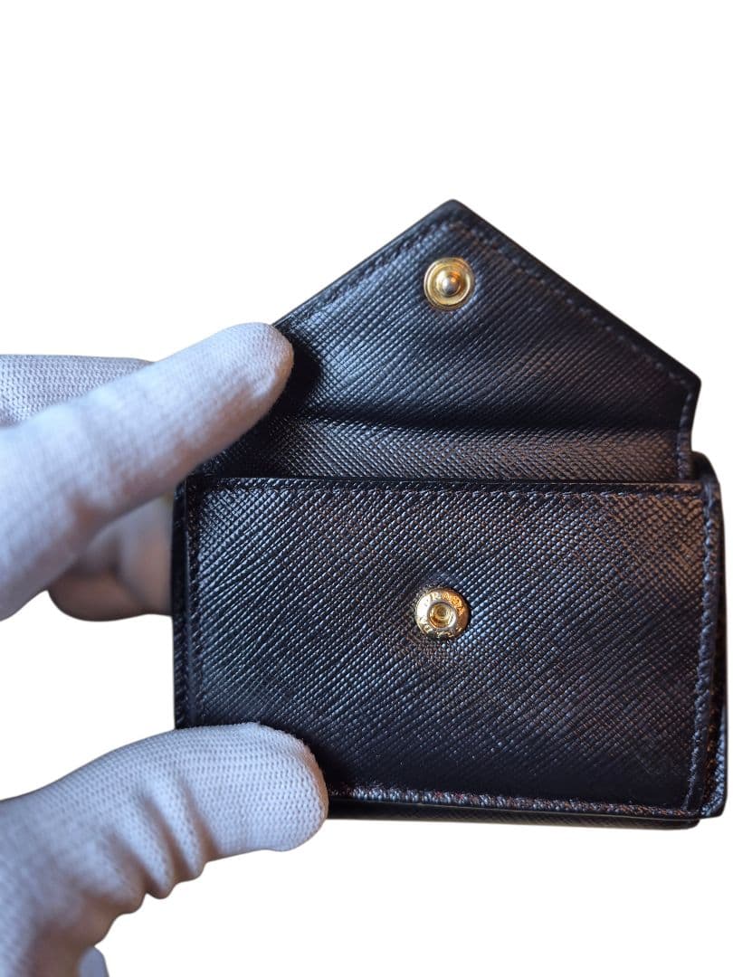 ＰＲＡＤＡ　プラダ　サフィアーノ　三つ折り財布