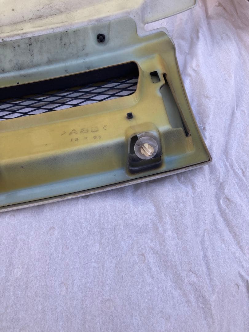 【純正OP】デリカD5 スポーティグリル　ウォームホワイトパール