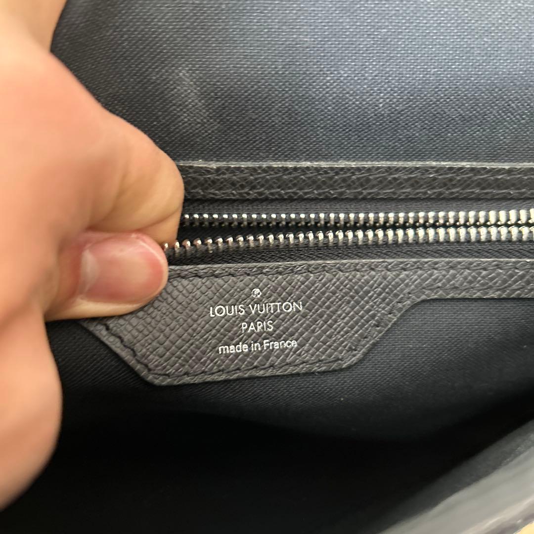 ルイヴィトン　タイガ　メッセンジャーバッグ