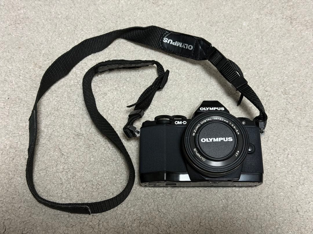 OLYMPUS OM-D E-M10 レンズ2本セット 動作良好