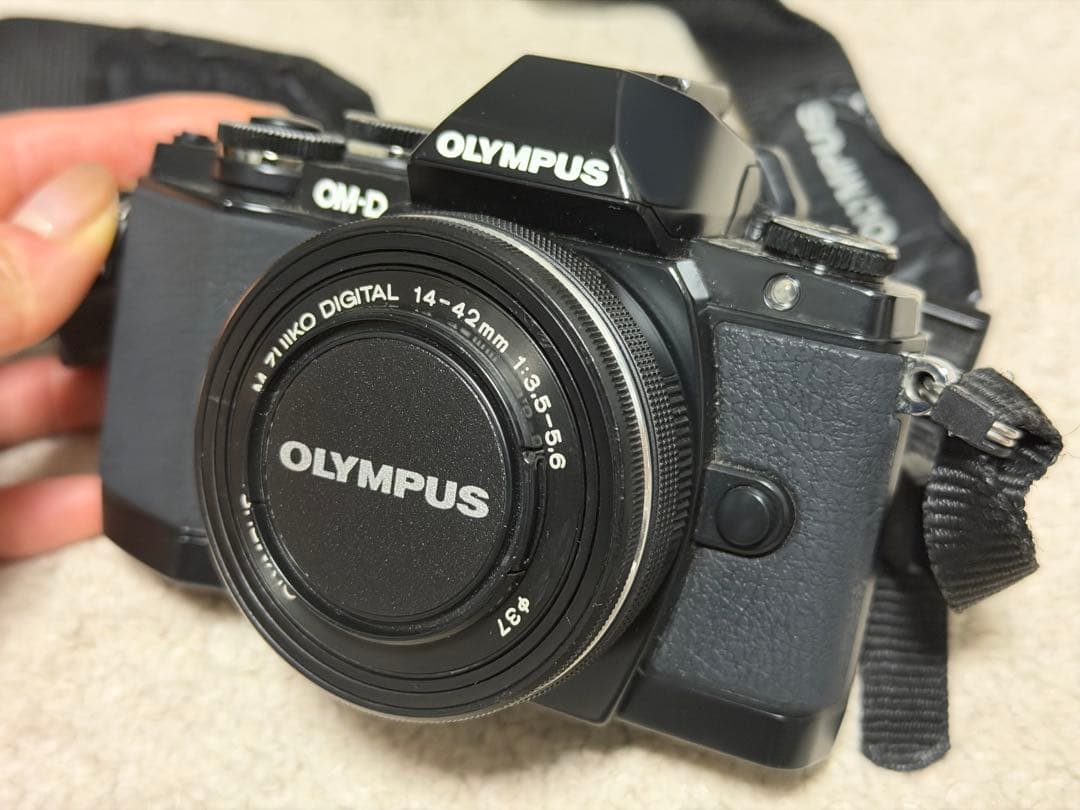 OLYMPUS OM-D E-M10 レンズ2本セット 動作良好