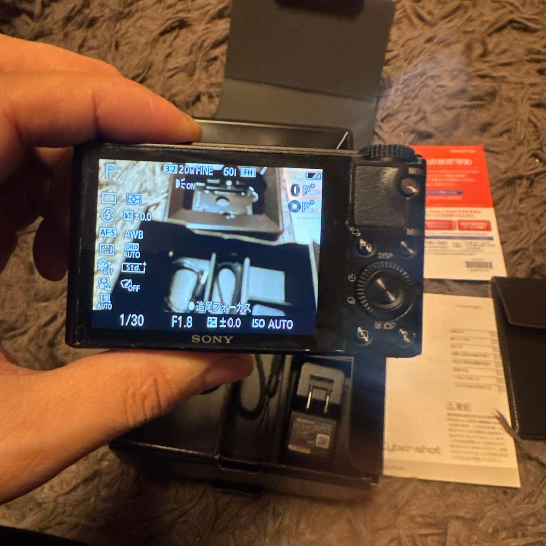 デジタルカメラ DSC-RX100