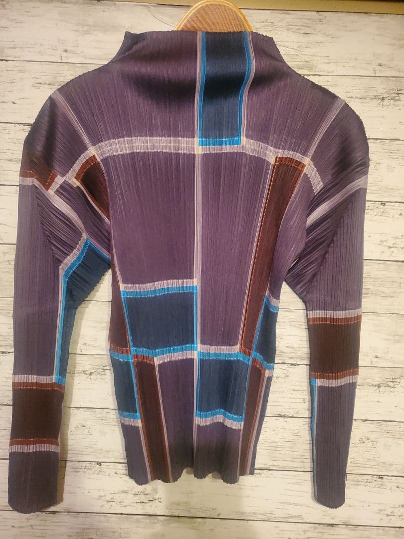 ISSEY MIYAKE プリーツプリーズ 長袖 ハイネックトップス