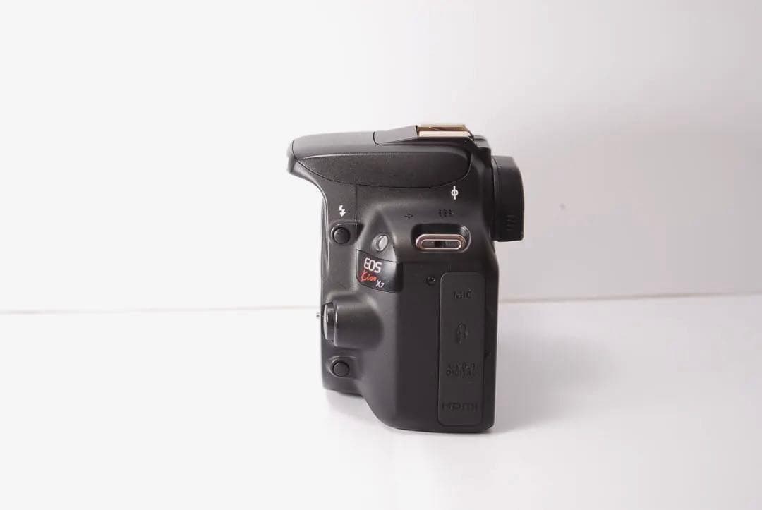 Canon Kiss X7 一眼レフ ダブルレンズ　高画質　軽量　コンパクト☘️