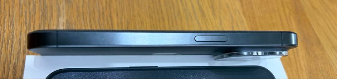 【美品】iPhone 15 Pro ブラックチタニウム 128GB