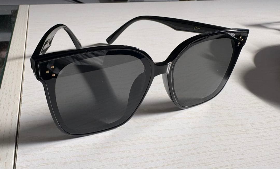 小物 GENTLE MONSTER Her 01