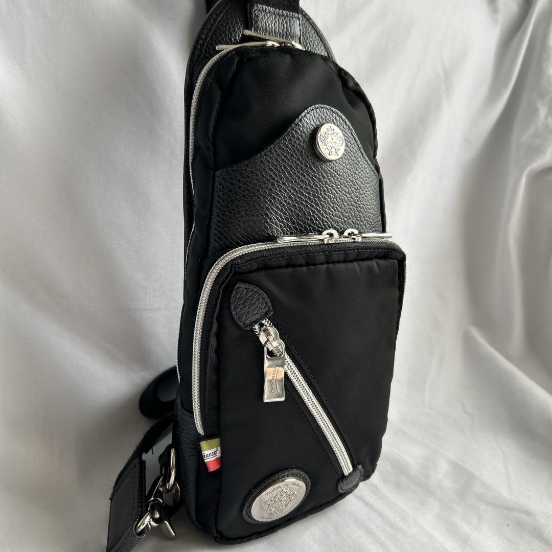 【未使用】オロビアンコ ボディバッグ イブリデロ 牛革 ワンショルダー イタリア