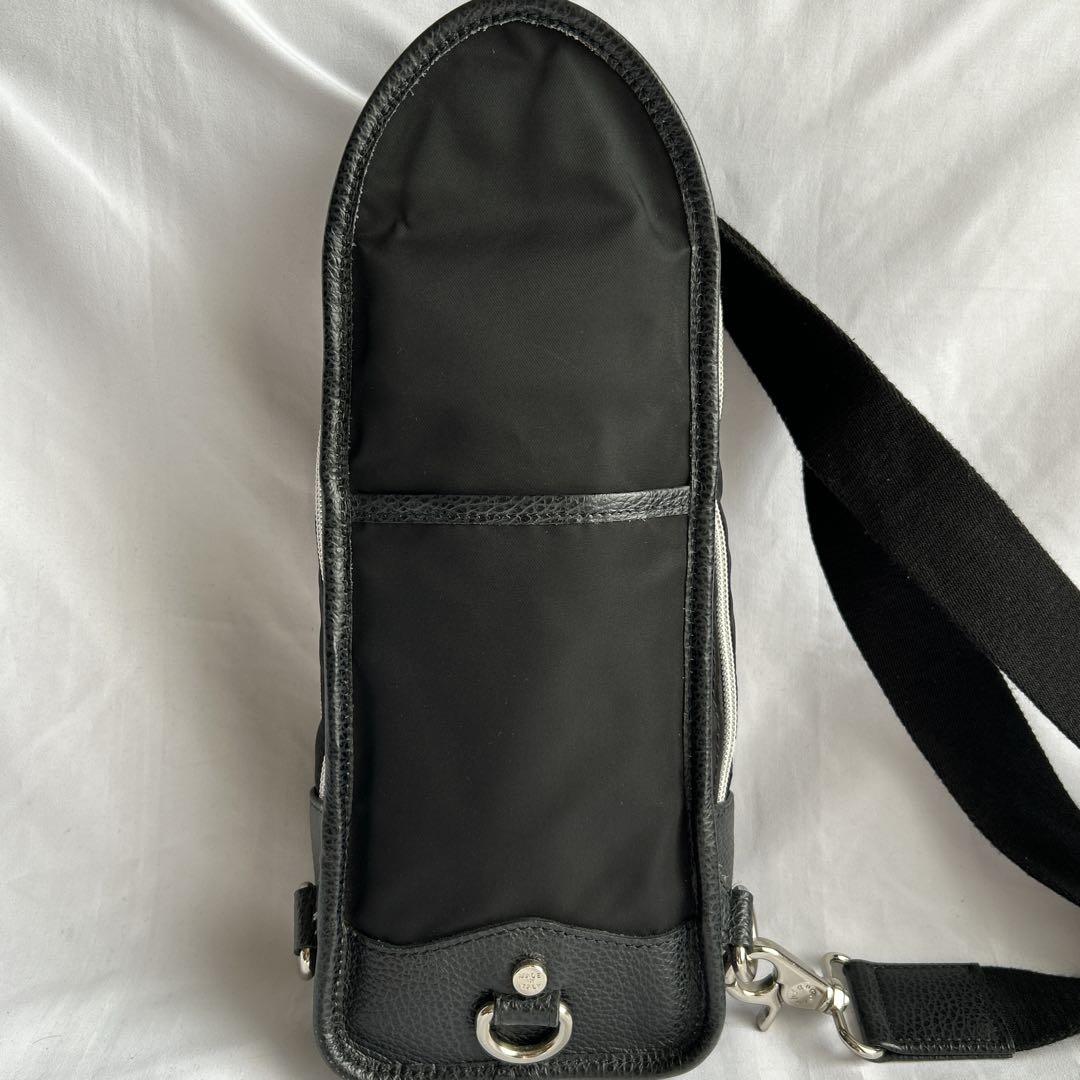 【未使用】オロビアンコ ボディバッグ イブリデロ 牛革 ワンショルダー イタリア