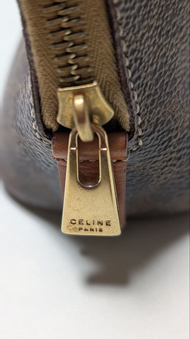 CELINE ブラウン レザーポーチ 半月型