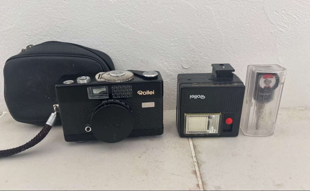 ローライRollei B35 シンガポール製　ストロボ　タイマー付き