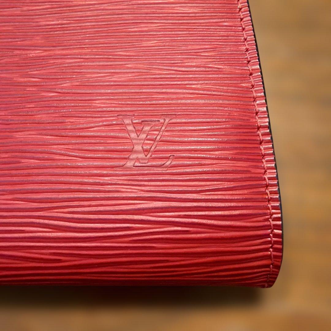 ルイヴィトン　エピ　ポーチ