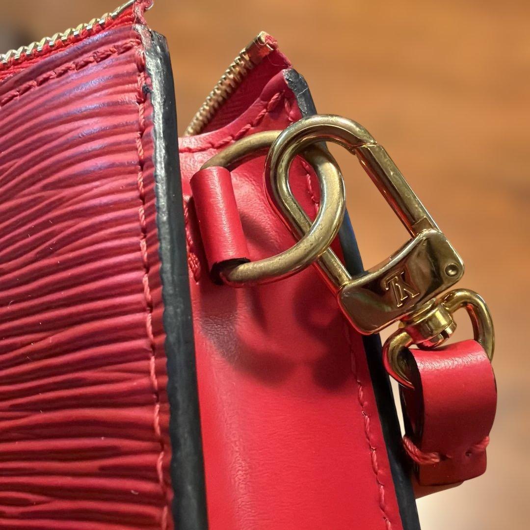 ルイヴィトン　エピ　ポーチ