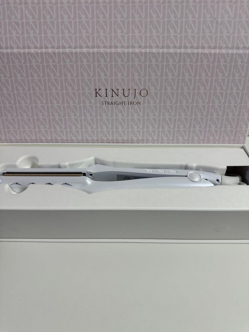 【新品未使用】KINUJO ストレートヘアアイロン LM-225