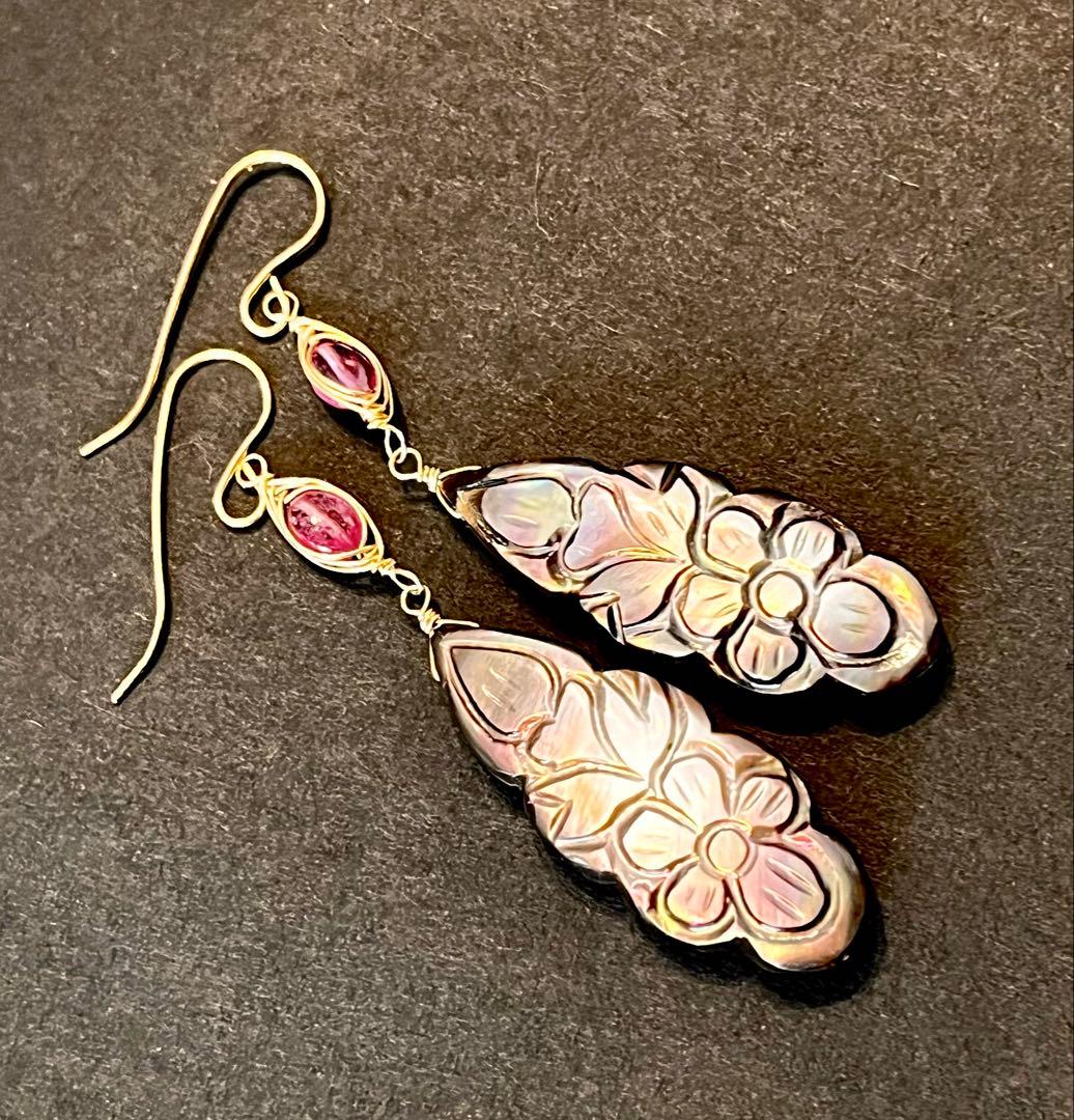 はる田です ブラックマザオパ×オニキスのカービングタブレット