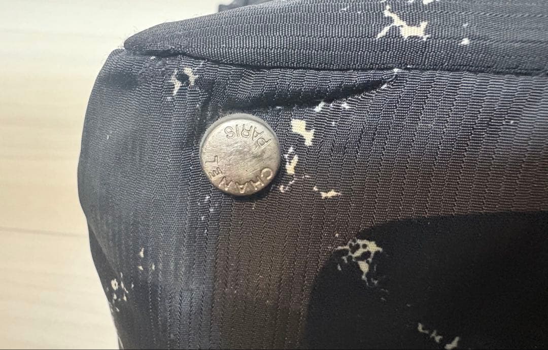 CHANEL の旧トラベルライントートバッグ　ブラック