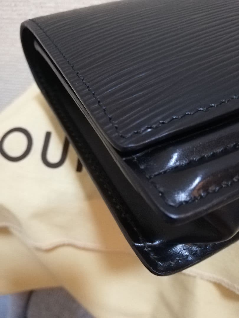 ルイ ヴィトン Louis Vuitton エピ ティルシット　ノワール